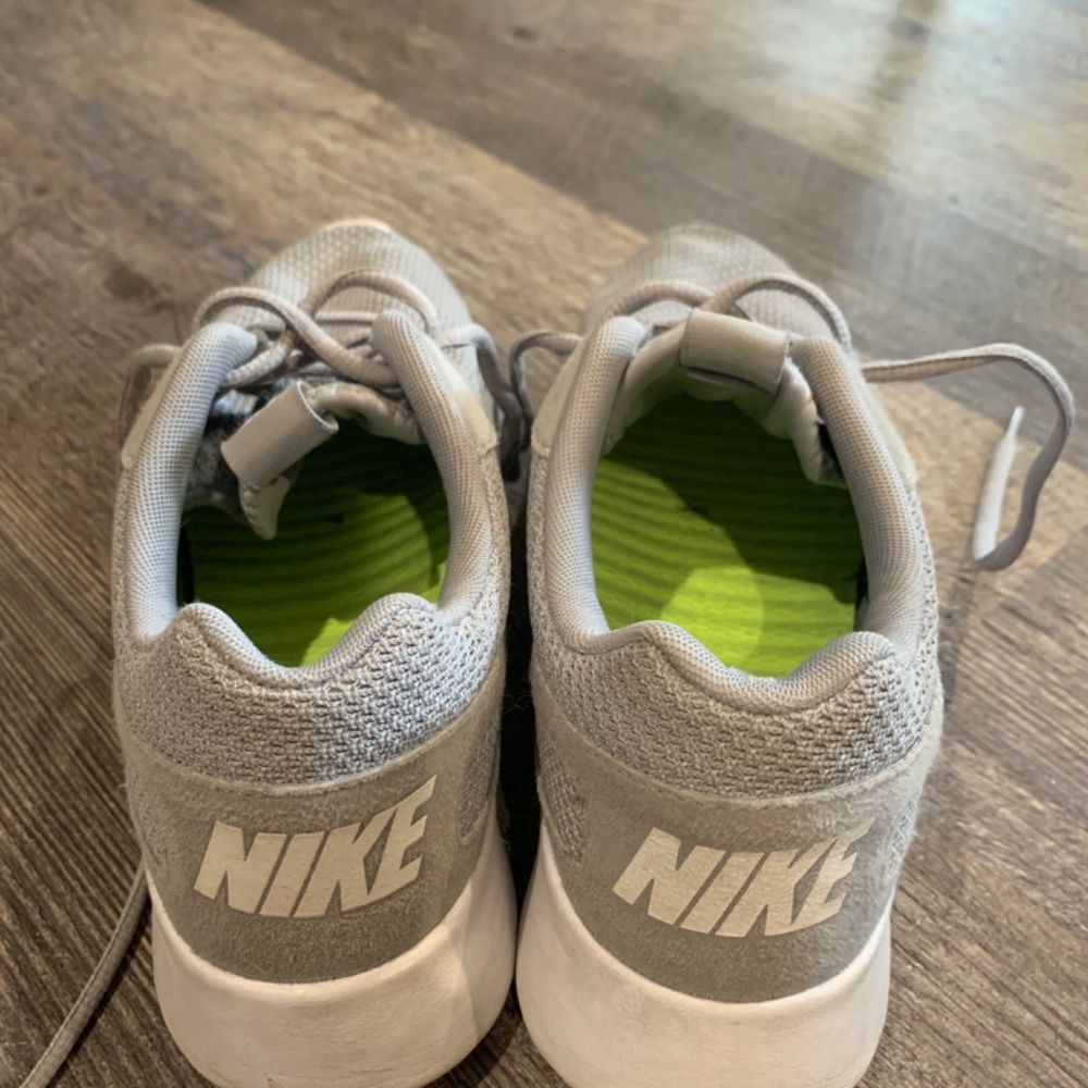 Nike Kaishi Wolf Gray Running Shoes - Picture 2 of 7